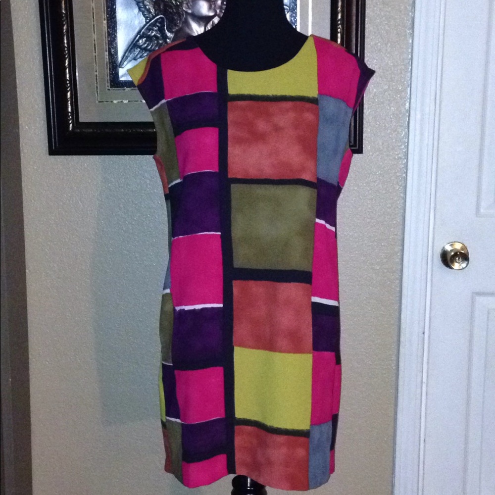 Sleeveless color block shift dress